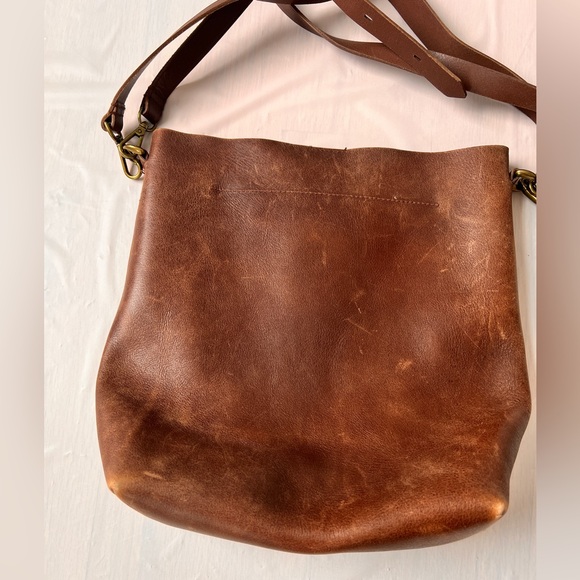 Madewell Transport Bucket Tote Mahogany leather shoulder strap crossbody - Picture 3 of 17